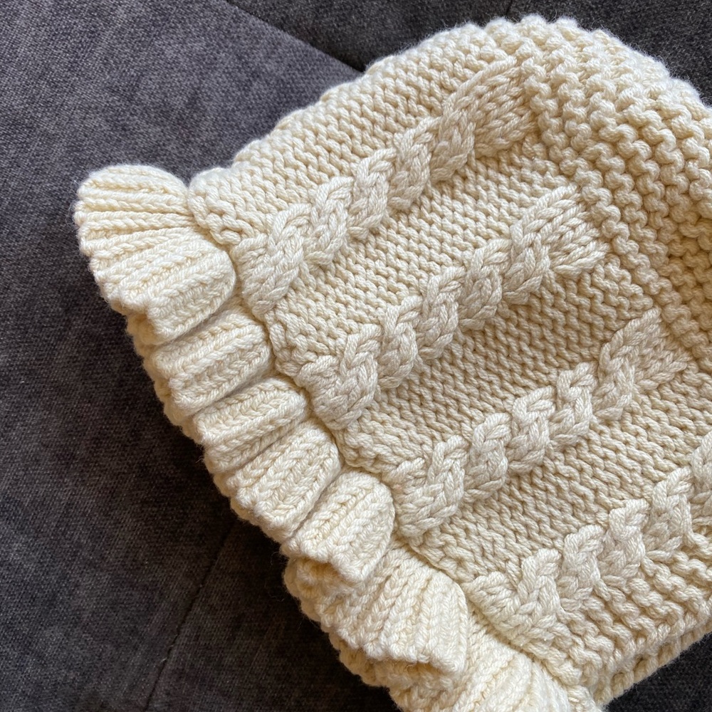 Crotchet baby bonnet